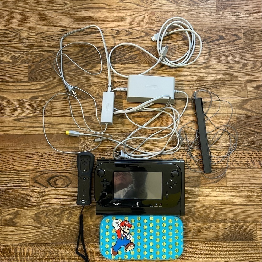 🕹HP🕹 NINTENDO Wii U 32GB Black Console GamePad COMPLETE W/4 Games. - Picture 2 of 12